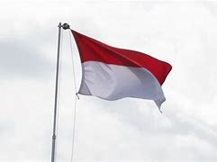 Bendera Merah Putih Dijahit Oleh Ibu